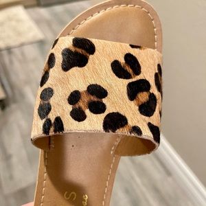 Leopard calfskin slides. Size 8